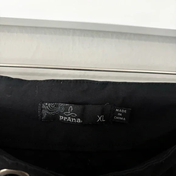 PRANA Black Cropped Outerwear Capri Pants - Picture 2 of 4